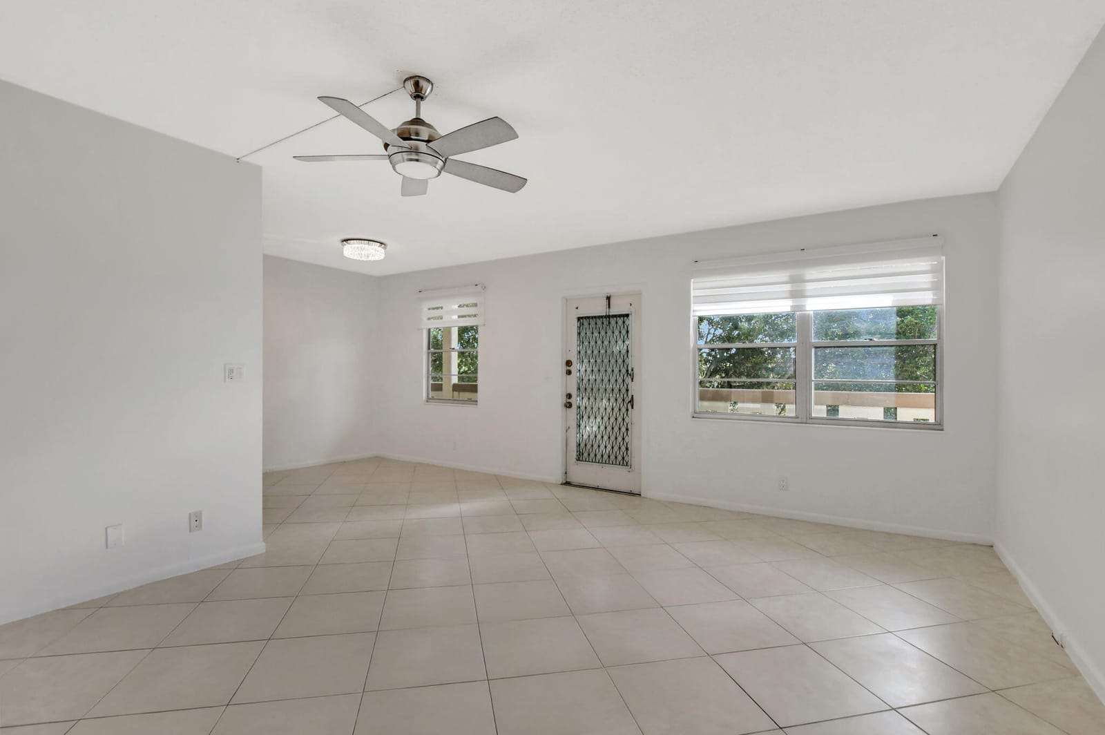 4064 Newport Q 4064 — photo 3