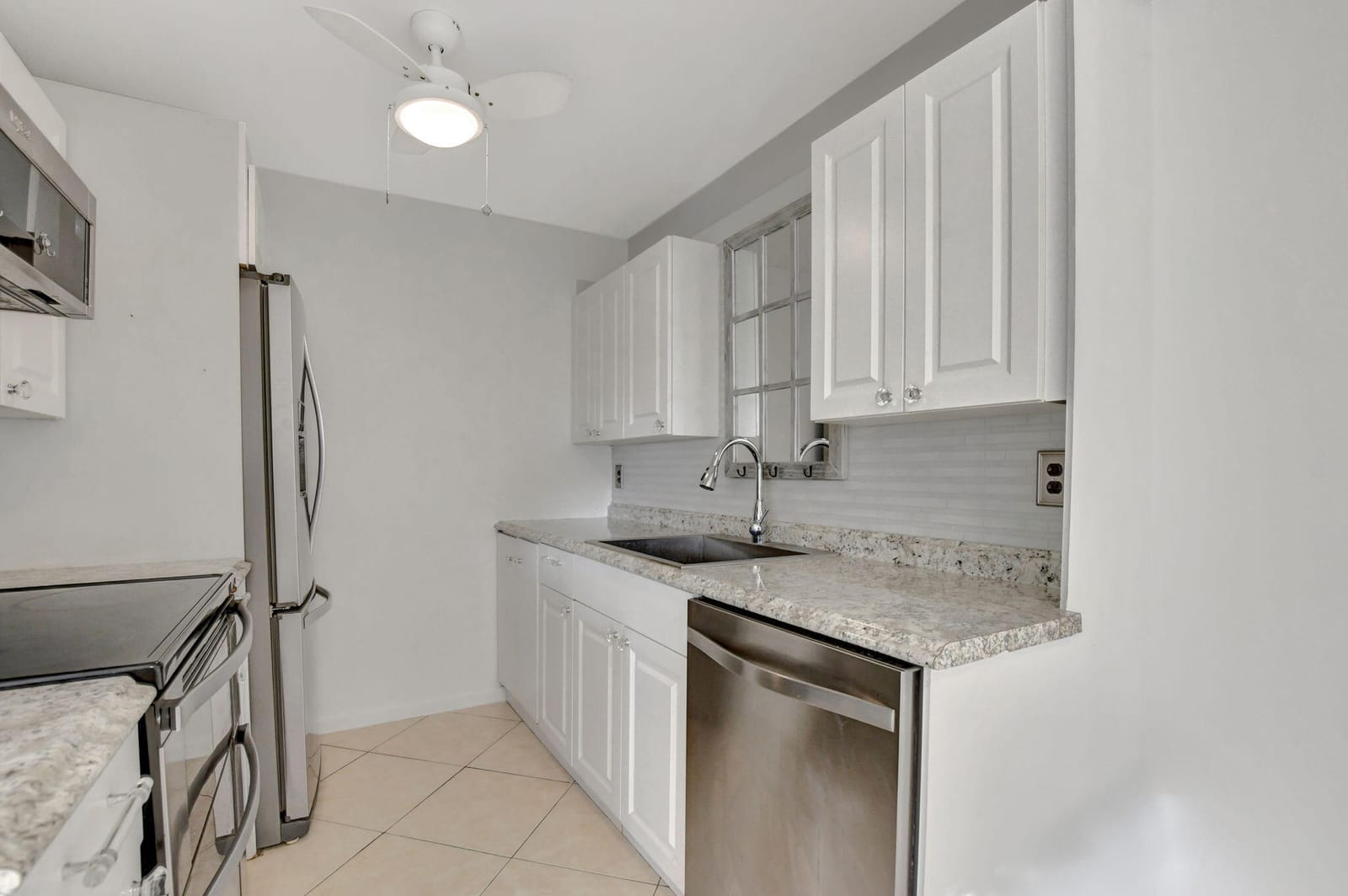 4064 Newport Q 4064 — photo 6