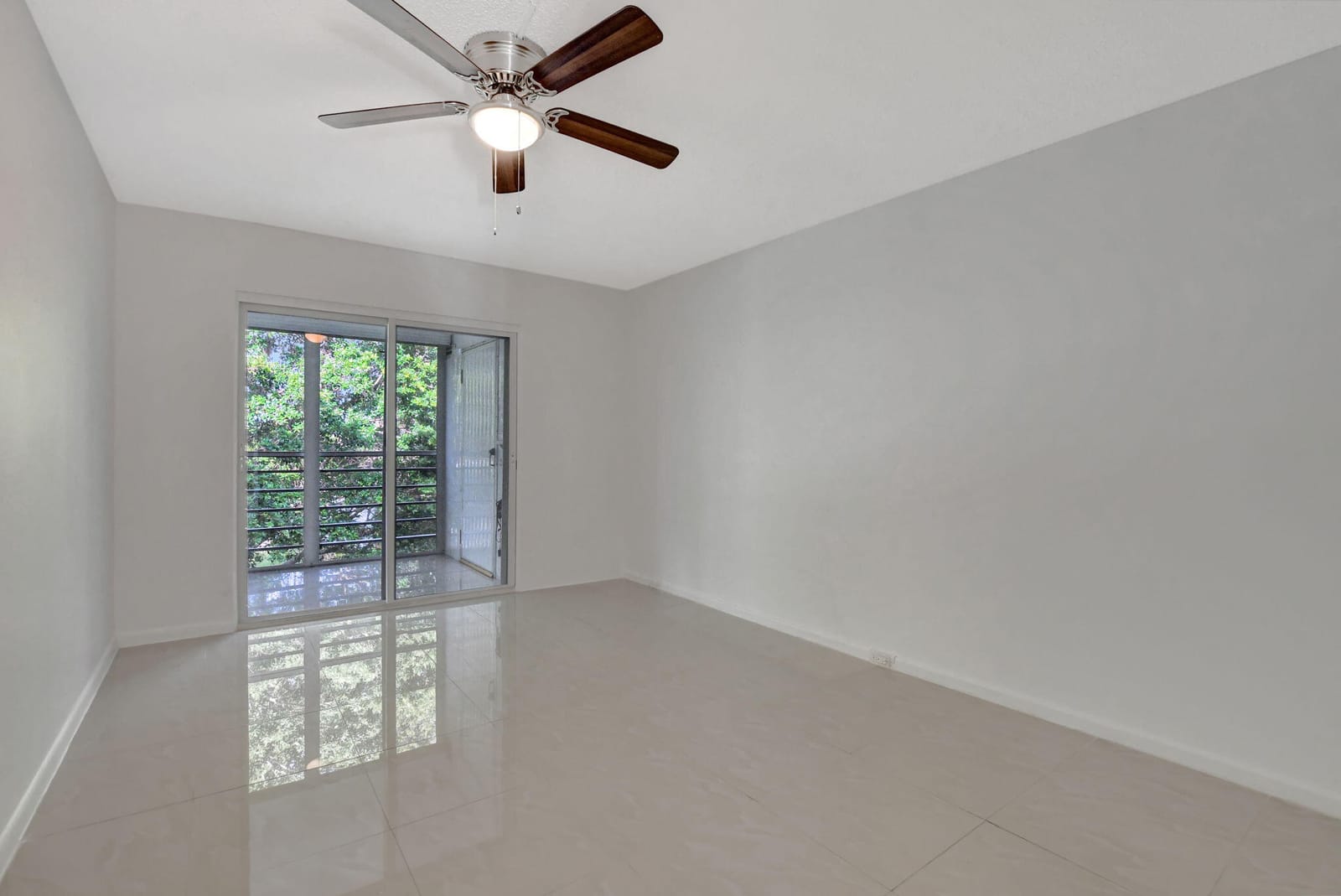 4064 Newport Q 4064 — photo 9
