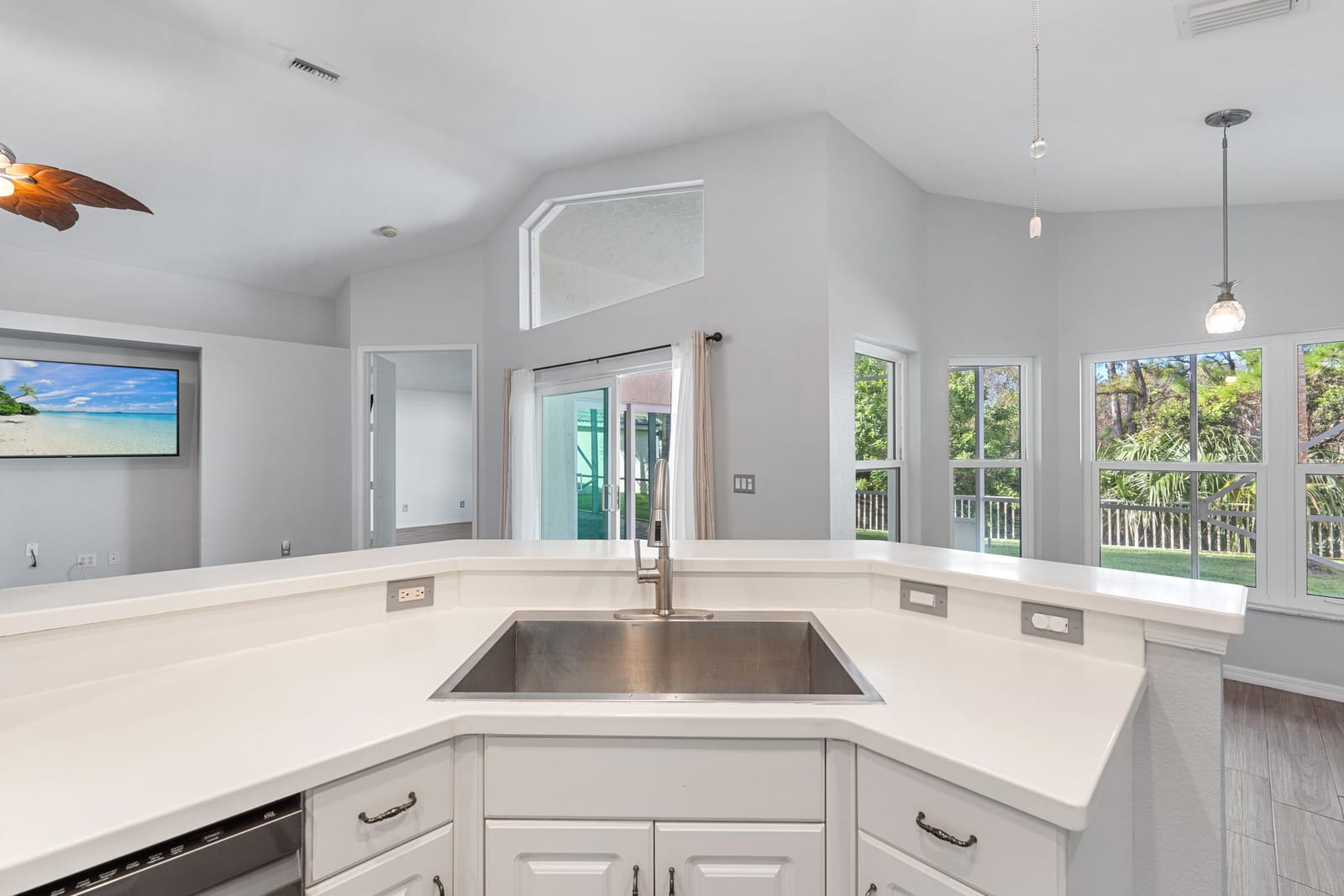 8045 SE Morningwood Place — photo 6