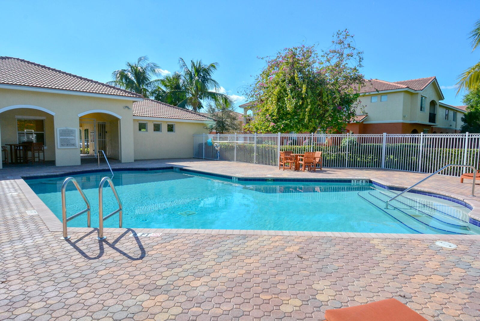 58 SE Palermo Court 202, Stuart, FL 34994 photo 2