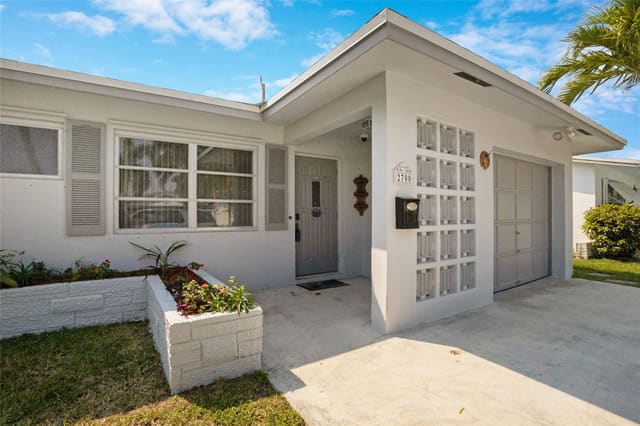 2700 NW 54th Street, sold in Tamarac Lakes North 3rd S, Fort Lauderdale, FL