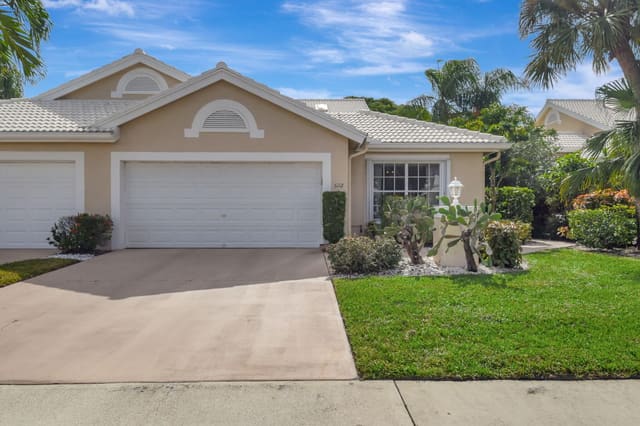 6112 Greenspointe Drive 53, sold in Greenspointe Condo, Boynton Beach, FL