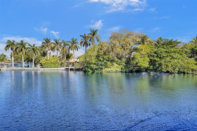 1785 N Andrews Square 201, sold in Hidden Harbor Condominium, Fort Lauderdale, FL