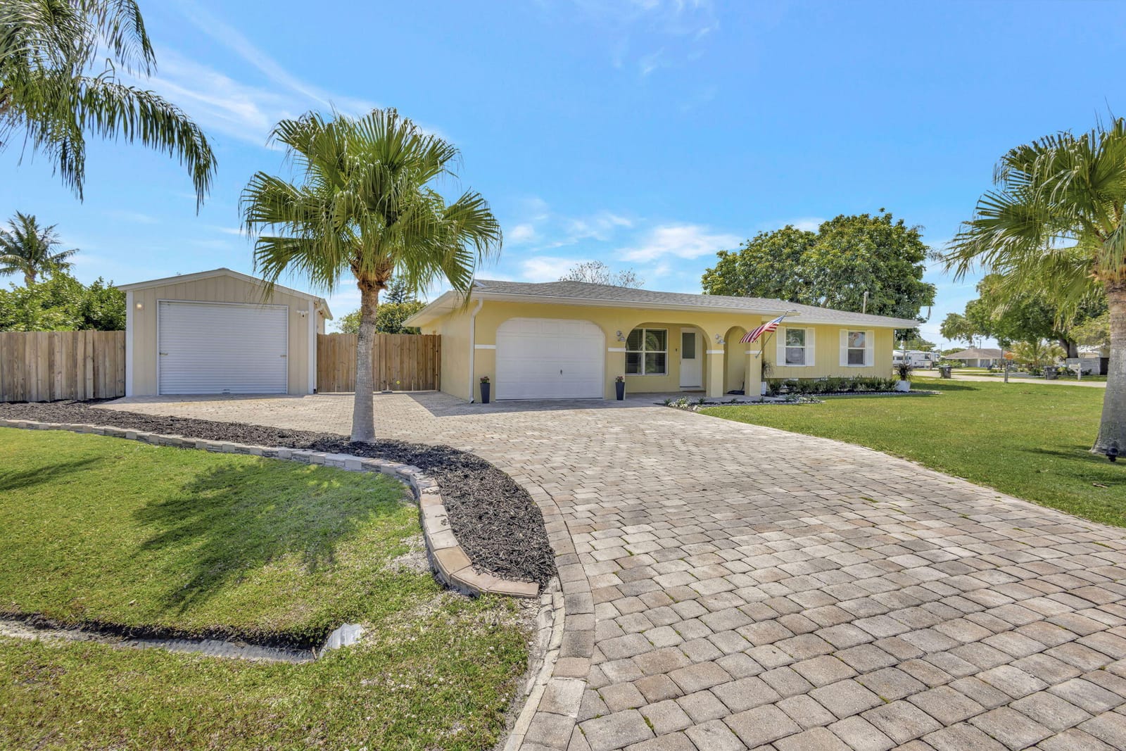 691 SE Harbor View Drive, Port St. Lucie, FL 34953