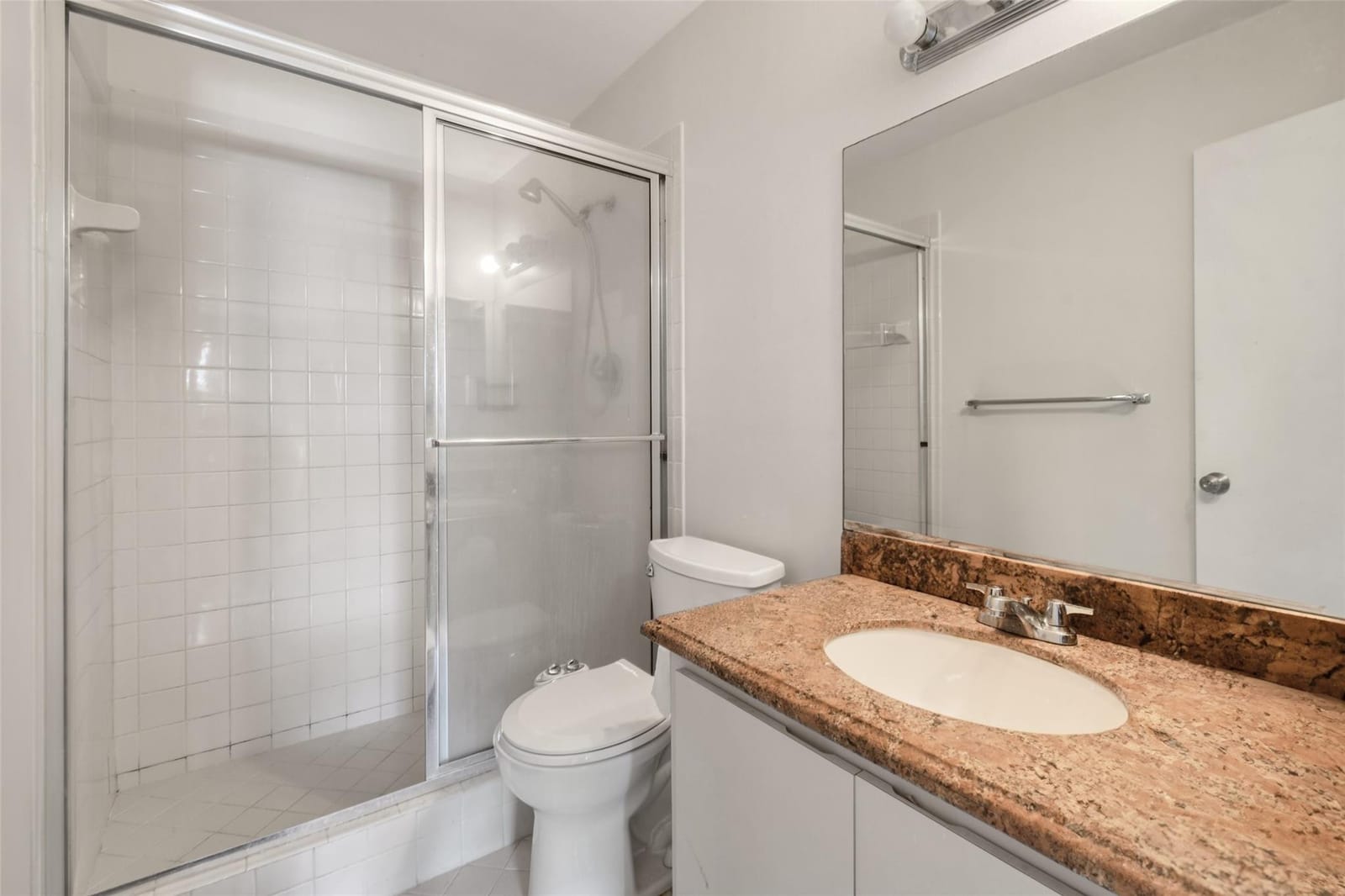 3402 Gardens Drive 14B — photo 12