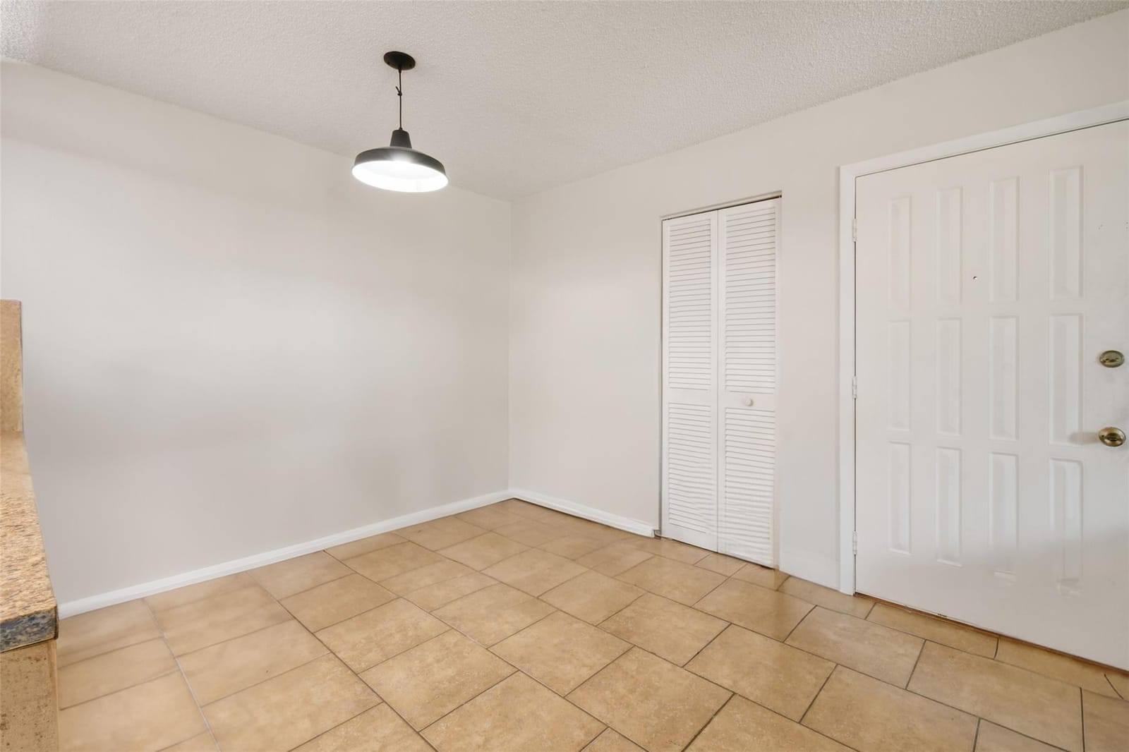 3402 Gardens Drive 14B — photo 4