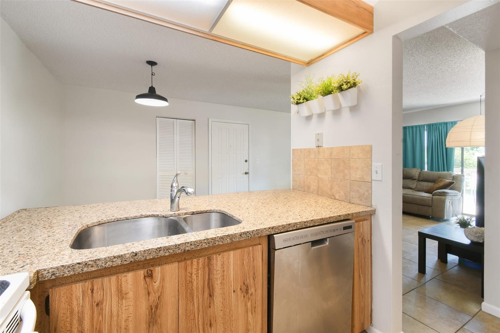 3402 Gardens Drive 14B — photo 5
