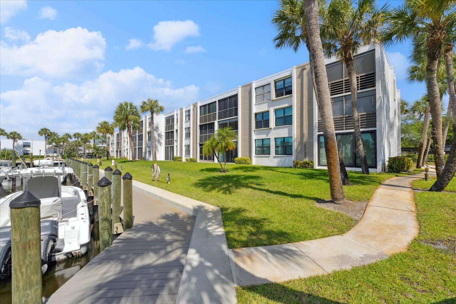 1950 SW Palm City Road 6-202 — photo 4