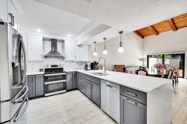 3319 Oak Drive 3319, sold in Tamerlane, Hollywood, FL