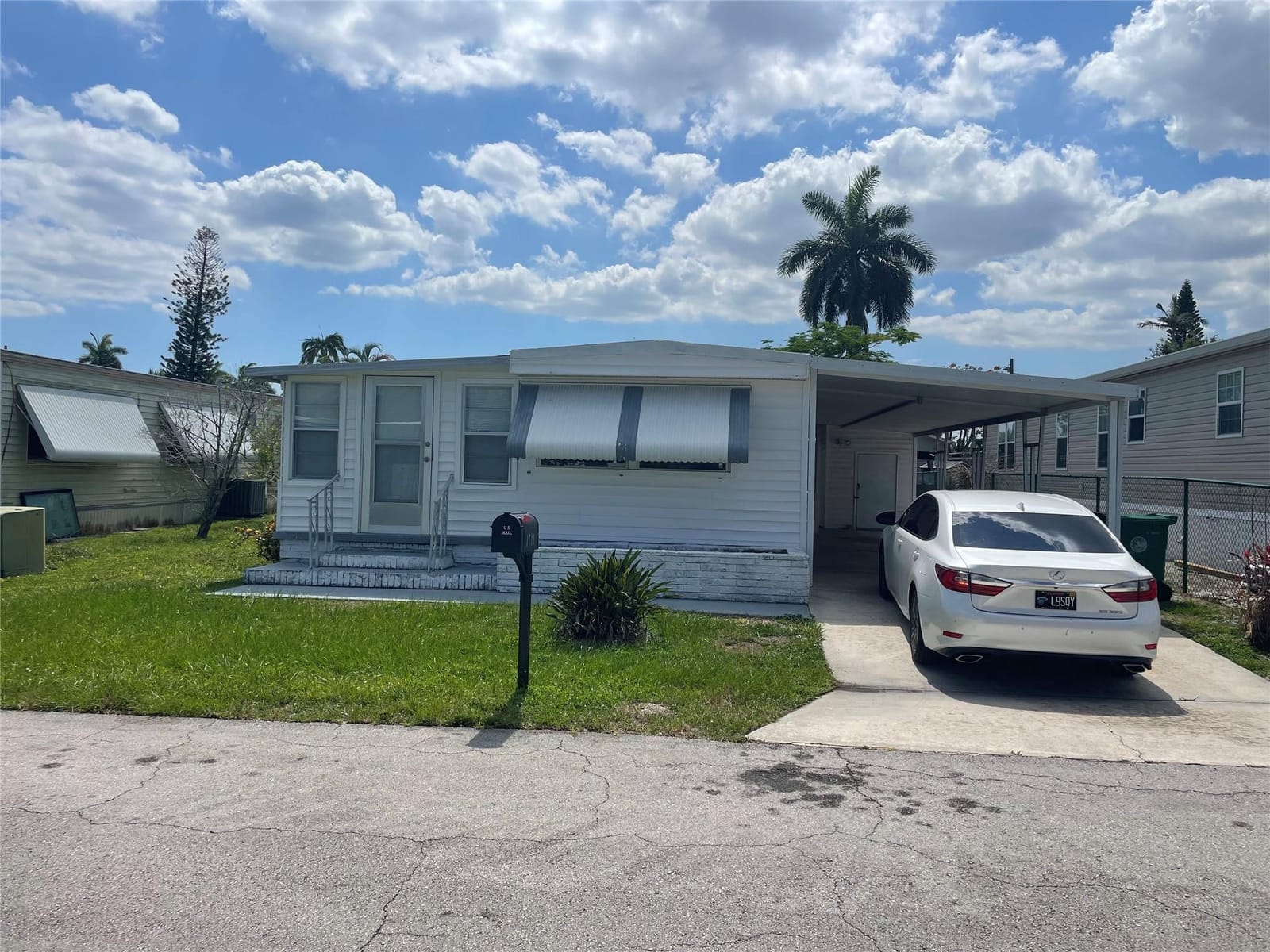 1711 SW 84th Avenue, Davie, FL 33324