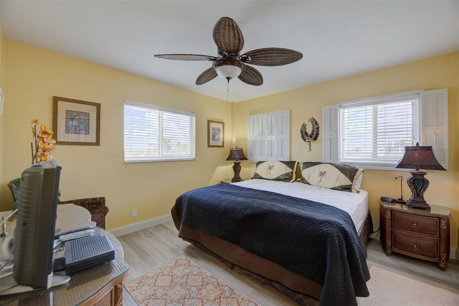 1815 N Surf Road 403 — photo 11