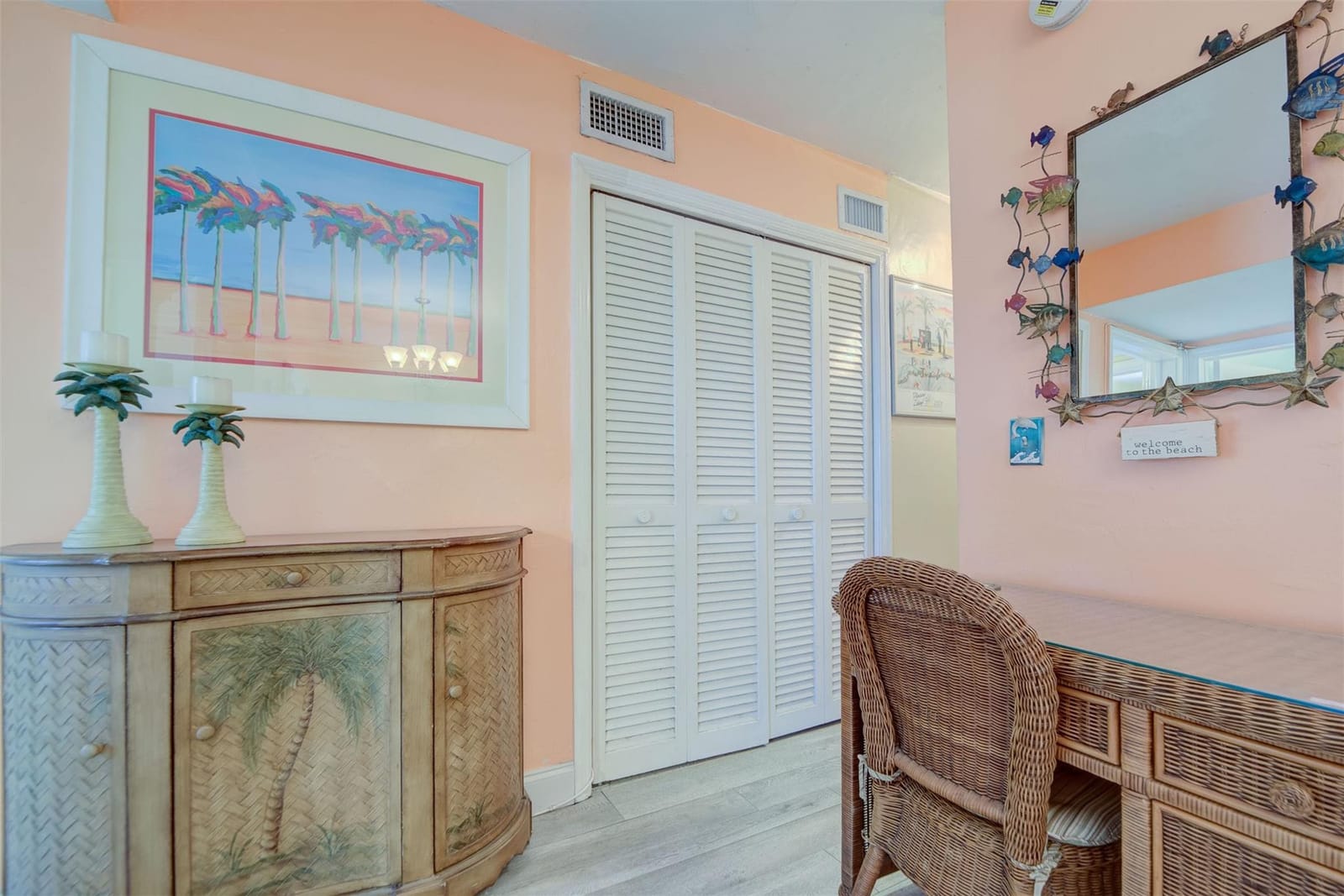 1815 N Surf Road 403 — photo 8