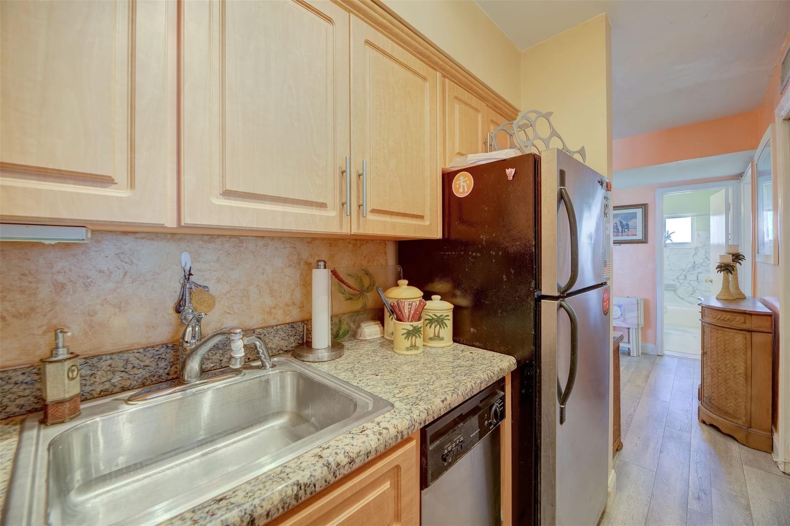 1815 N Surf Road 403 — photo 10
