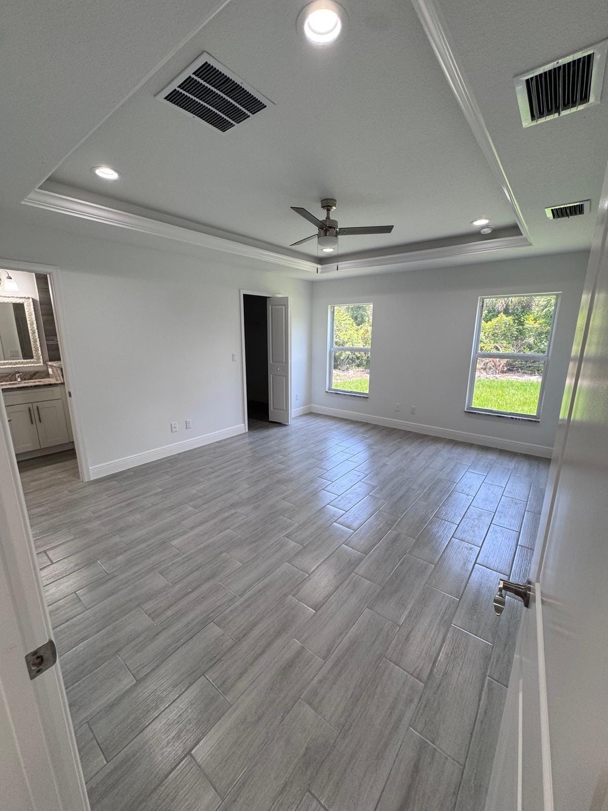 3351 Lakeland Avenue — photo 9