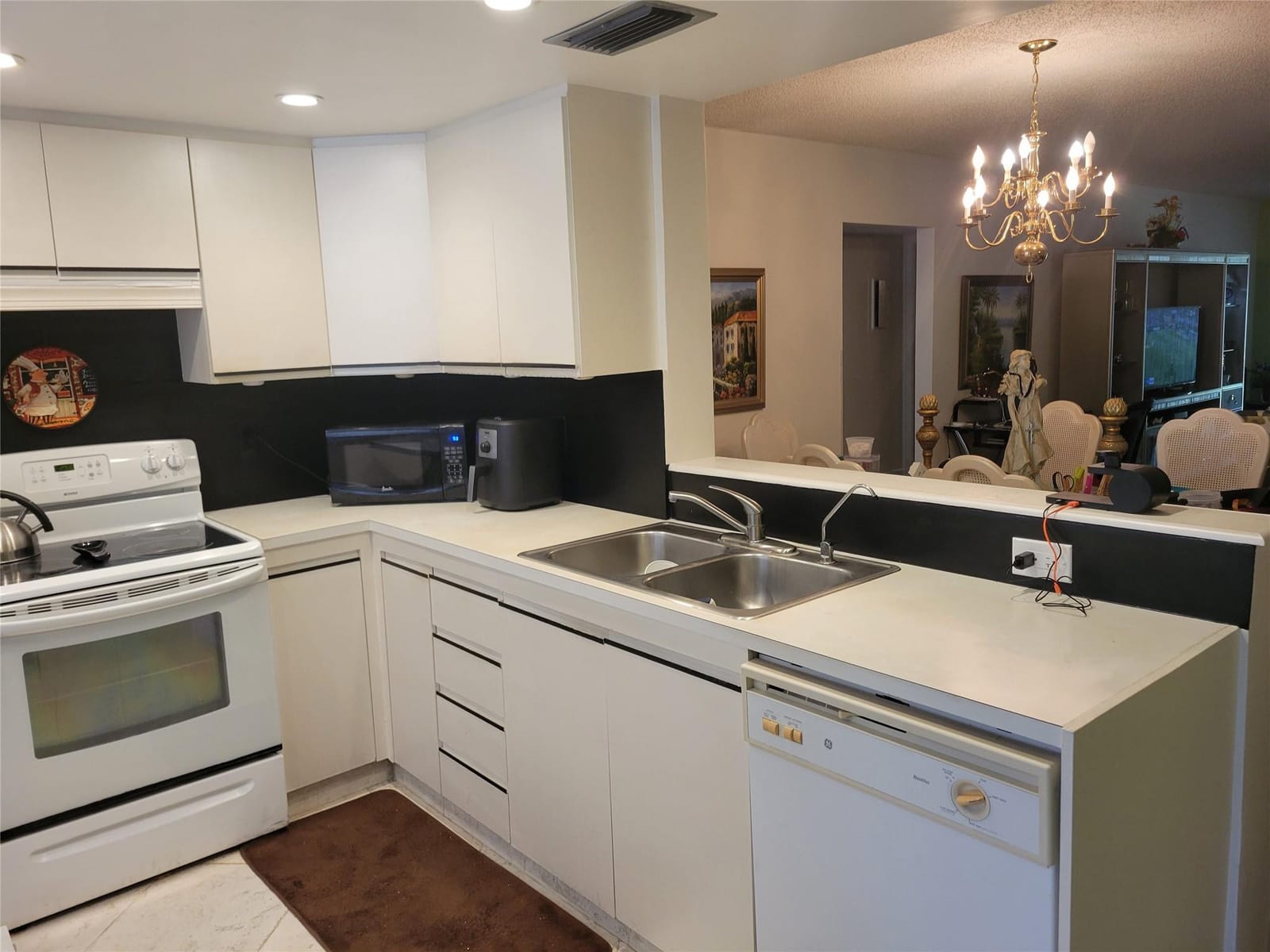 3201 Portofino Point J2 — photo 2