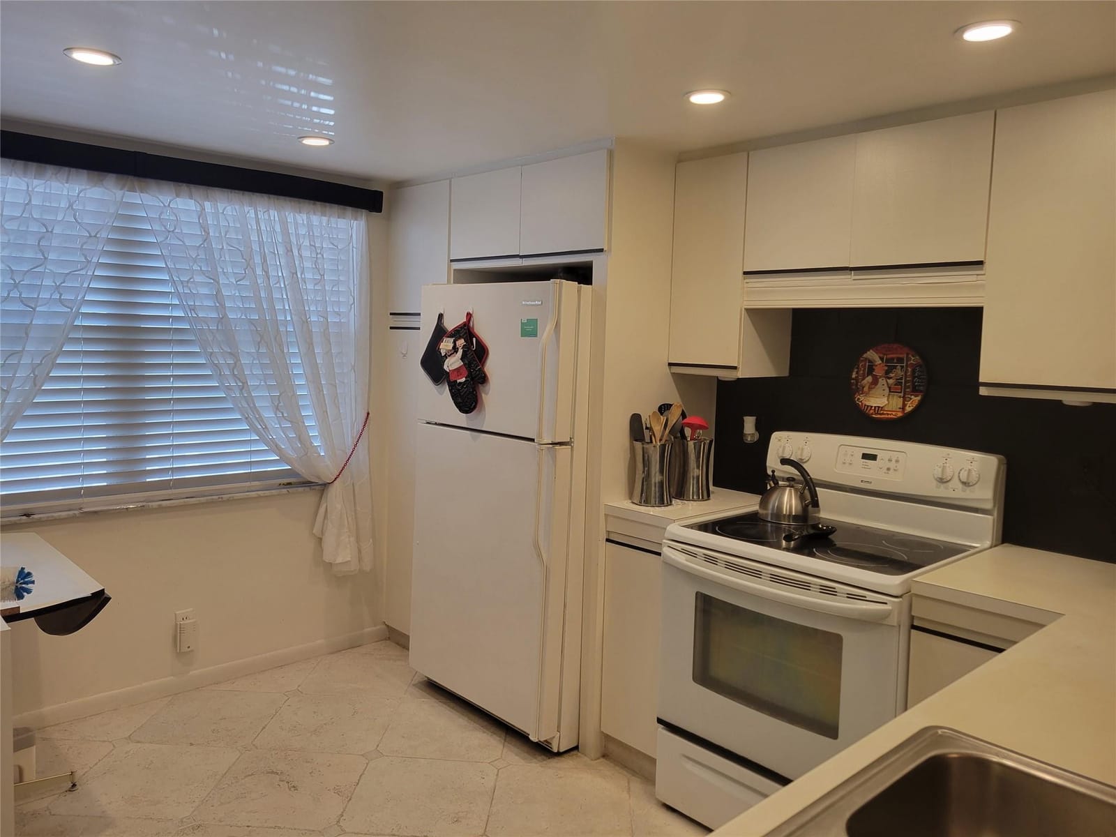 3201 Portofino Point J2 — photo 3