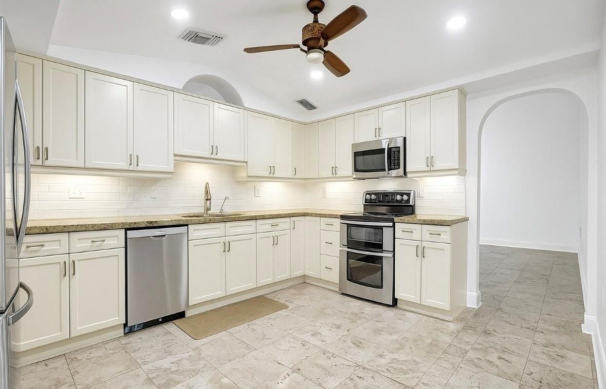 13770 SW 18th Court — photo 11
