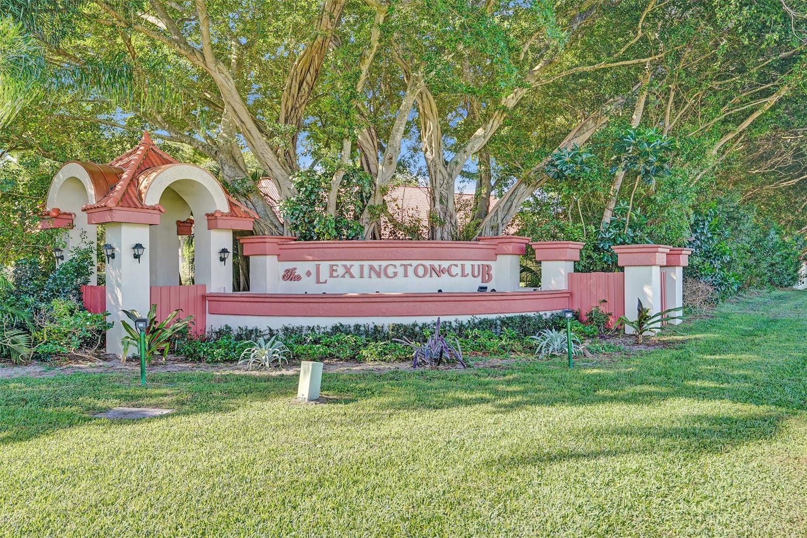 7592 Lexington Club Boulevard A, Delray Beach, FL 33446 photo 2