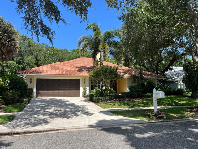 13024 Coastal Circle, sold in Frenchmans Cove, Palm Beach Gardens, FL