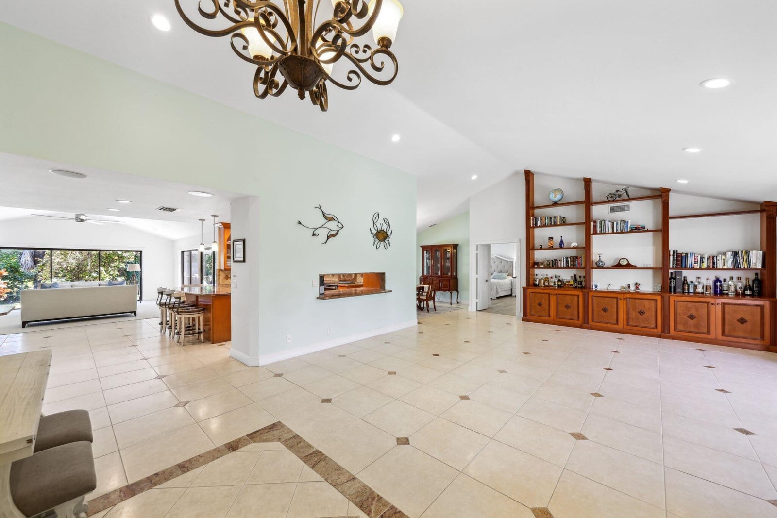 3035 St James Drive — photo 2