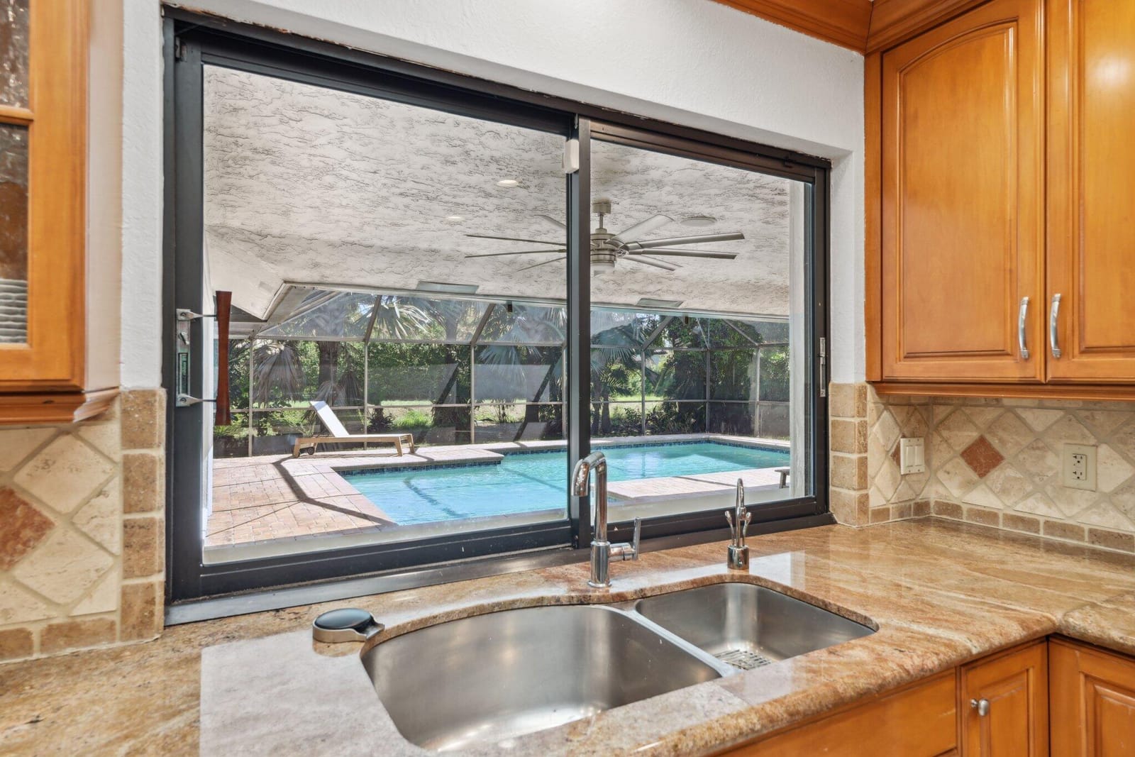 3035 St James Drive — photo 10