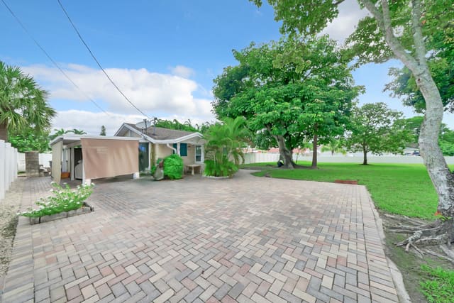 5271 Wallis Road, sold in Boulevard Estates, West Palm Beach, FL