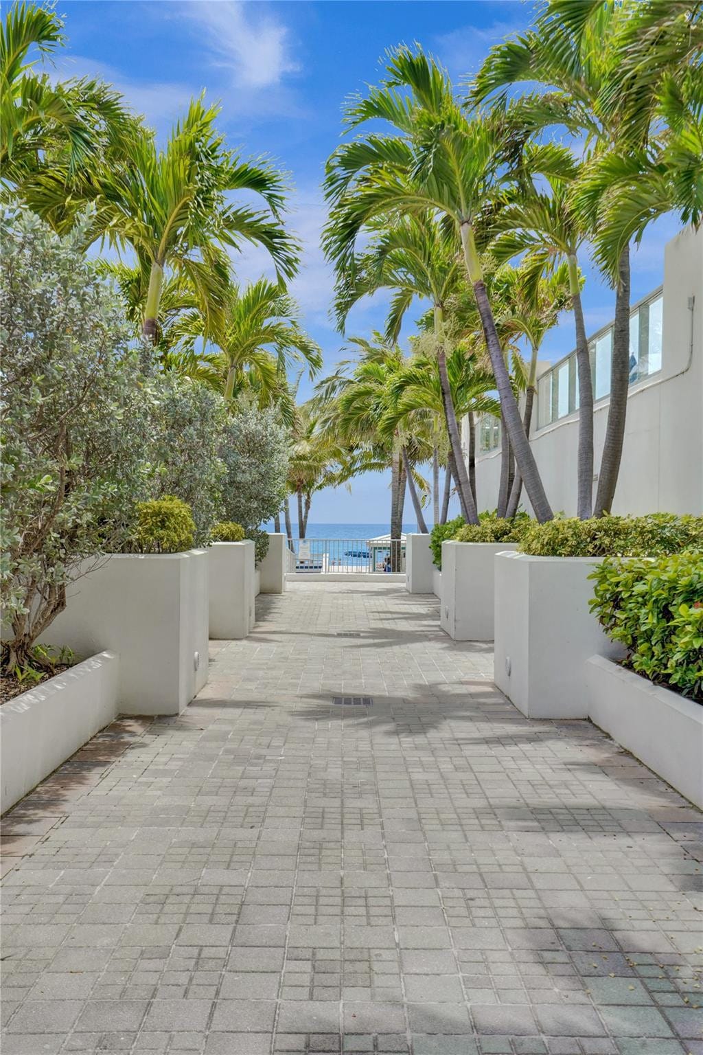 18683 Collins Avenue 1404 — photo 9