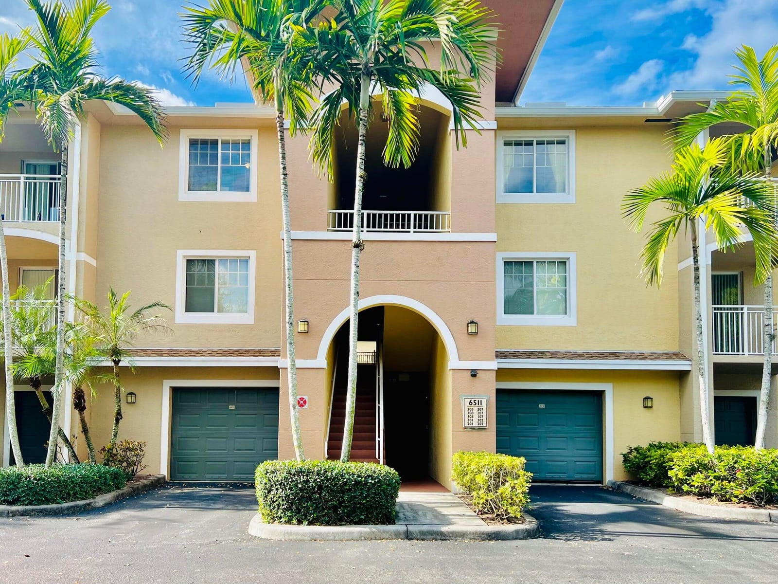 6511 Emerald Dunes Drive 308, West Palm Beach, FL 33411 photo 1