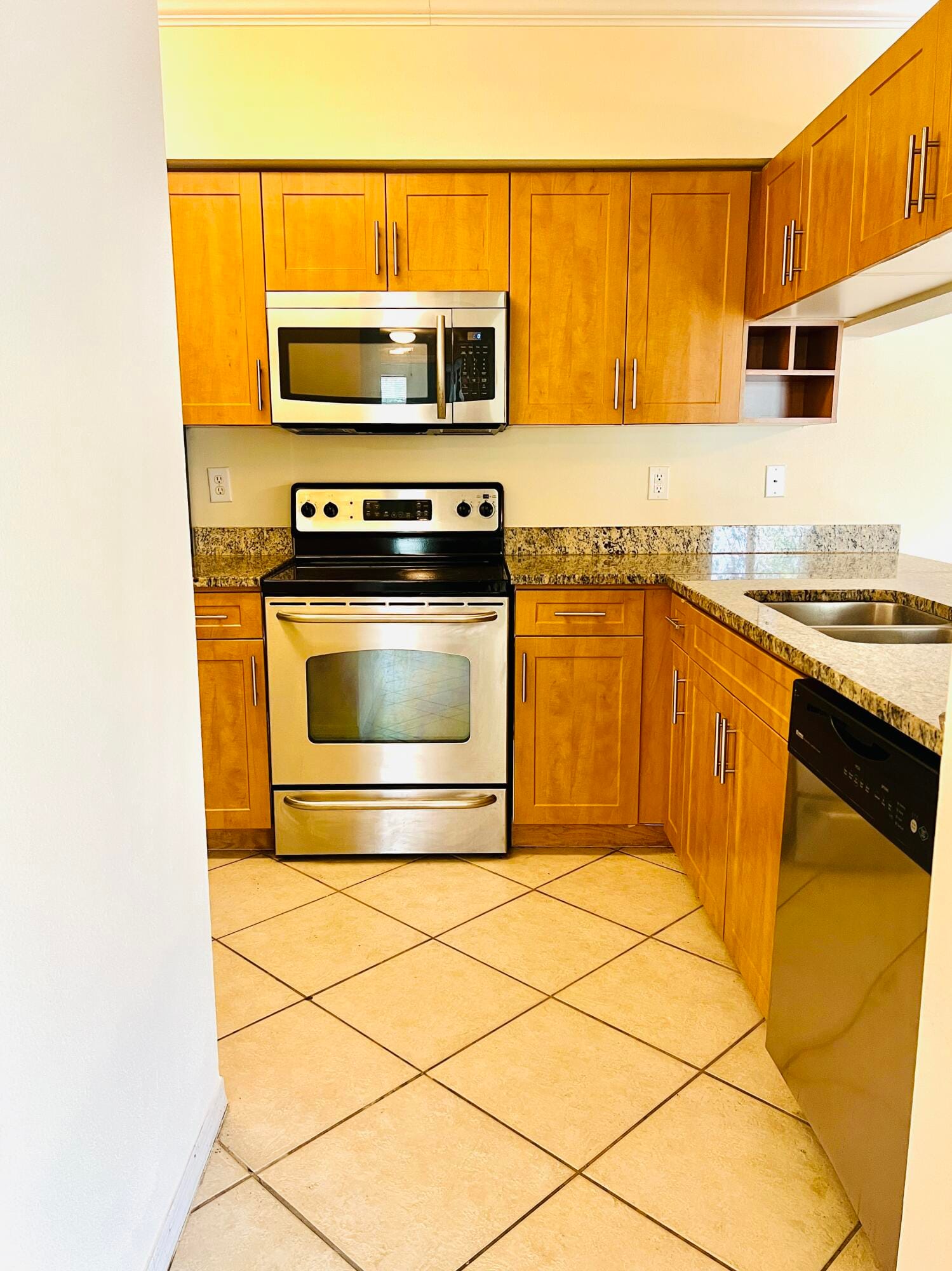 6511 Emerald Dunes Drive 308, West Palm Beach, FL 33411 photo 3