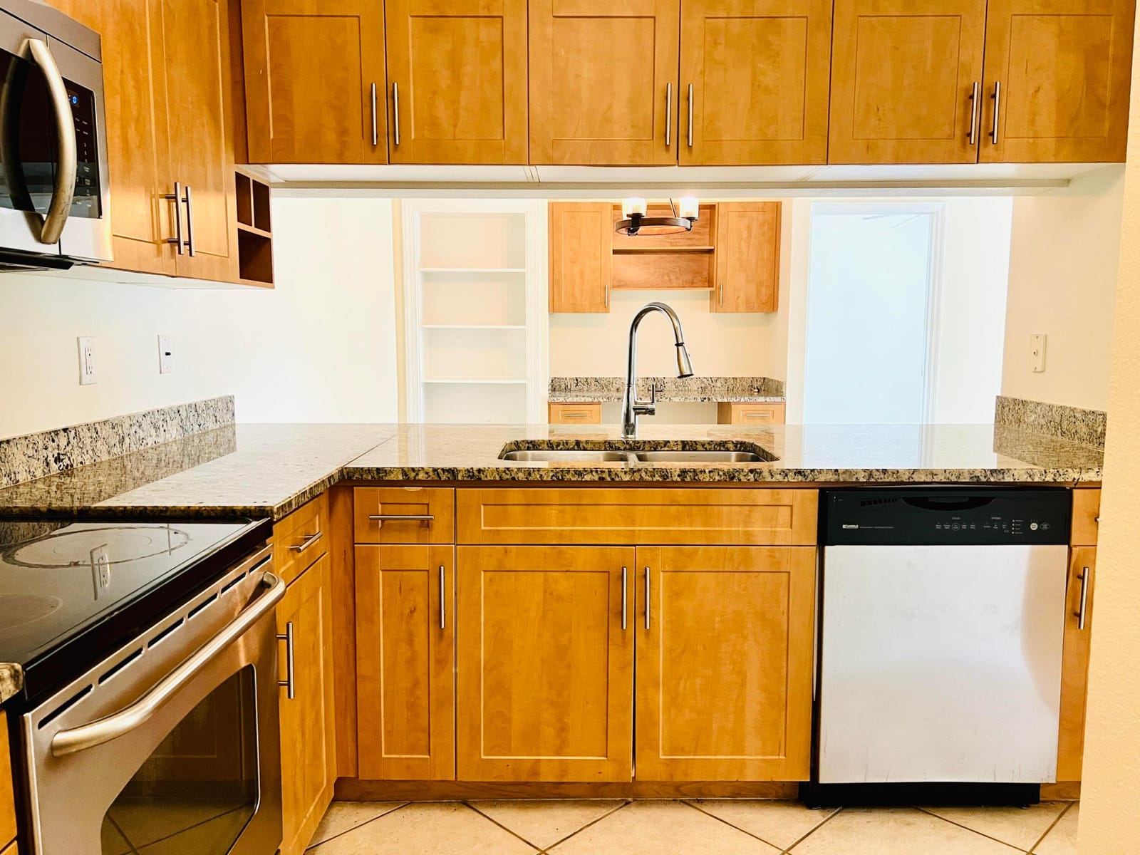 6511 Emerald Dunes Drive 308, West Palm Beach, FL 33411 photo 4