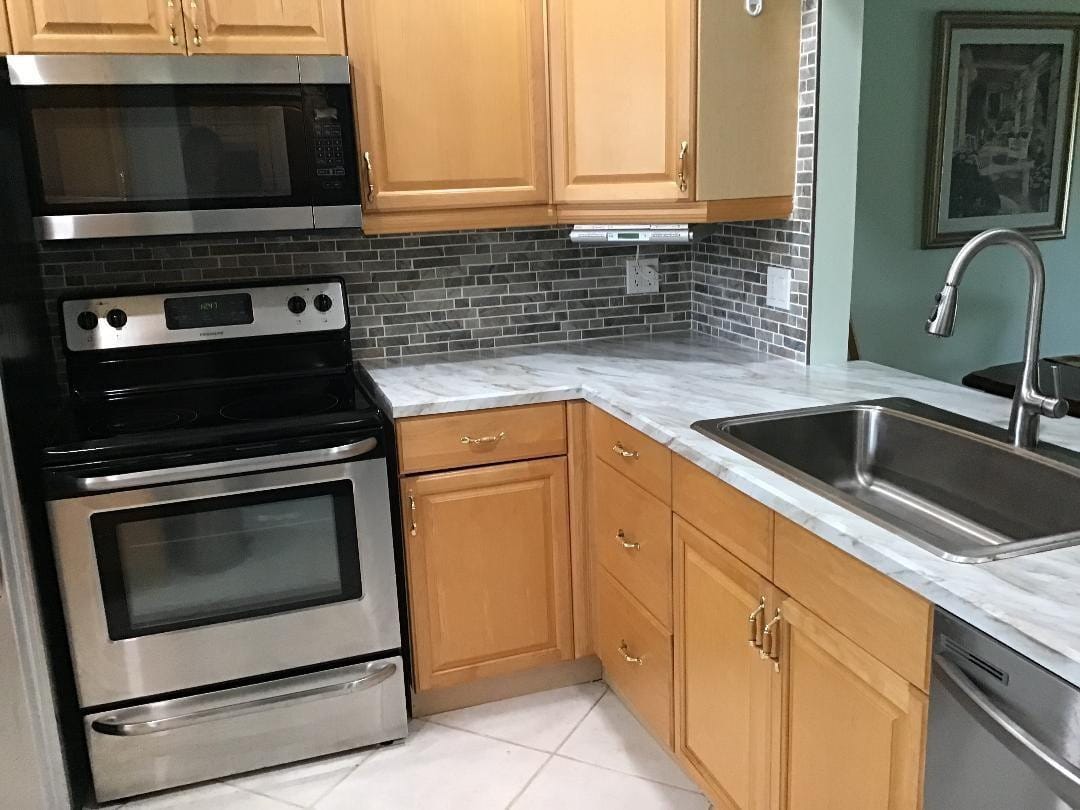 7500 NW 1st Street 206, Margate, FL 33063