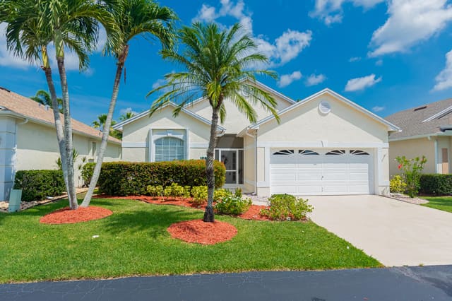 590 NW Cortina Lane, Port St. Lucie, FL 34986