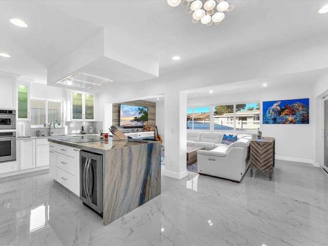 8711 NW 18th Street, Pembroke Pines, FL 33024
