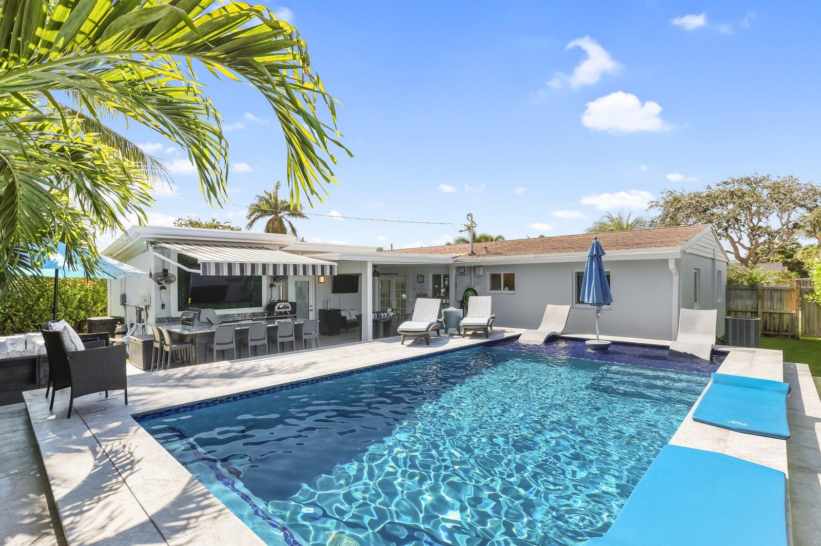 3 bedroom home for sale at 520 3rd, Deerfield Beach, FL 33441 — $829,000