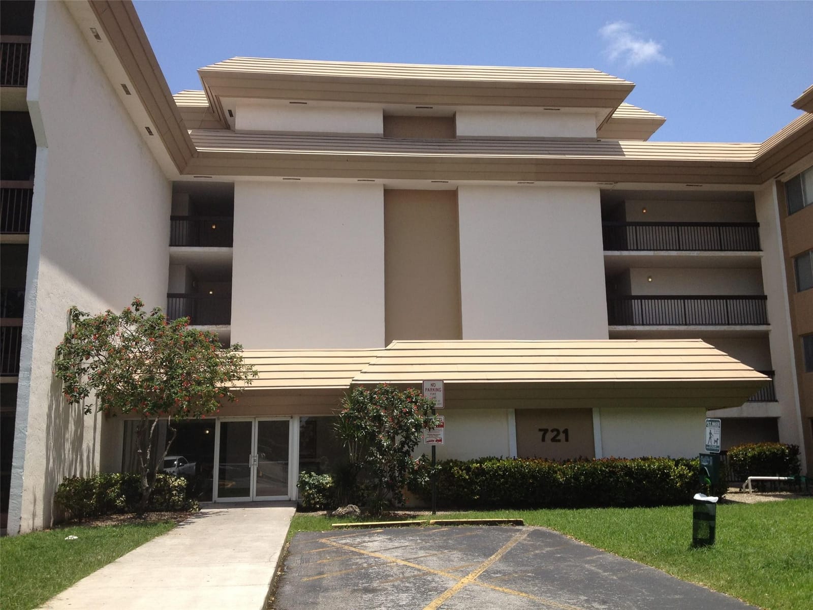 721 N Pine Island Road 207 — photo 11