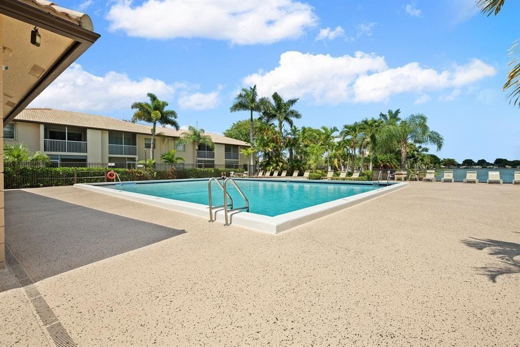 5560 Lakeside Drive 105, Margate, FL 33063 photo 15