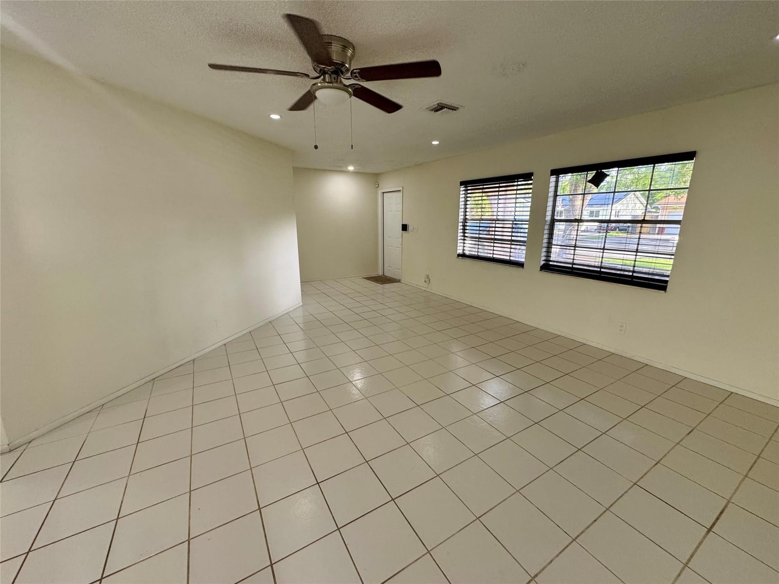 8100 NW 44th Court — photo 4