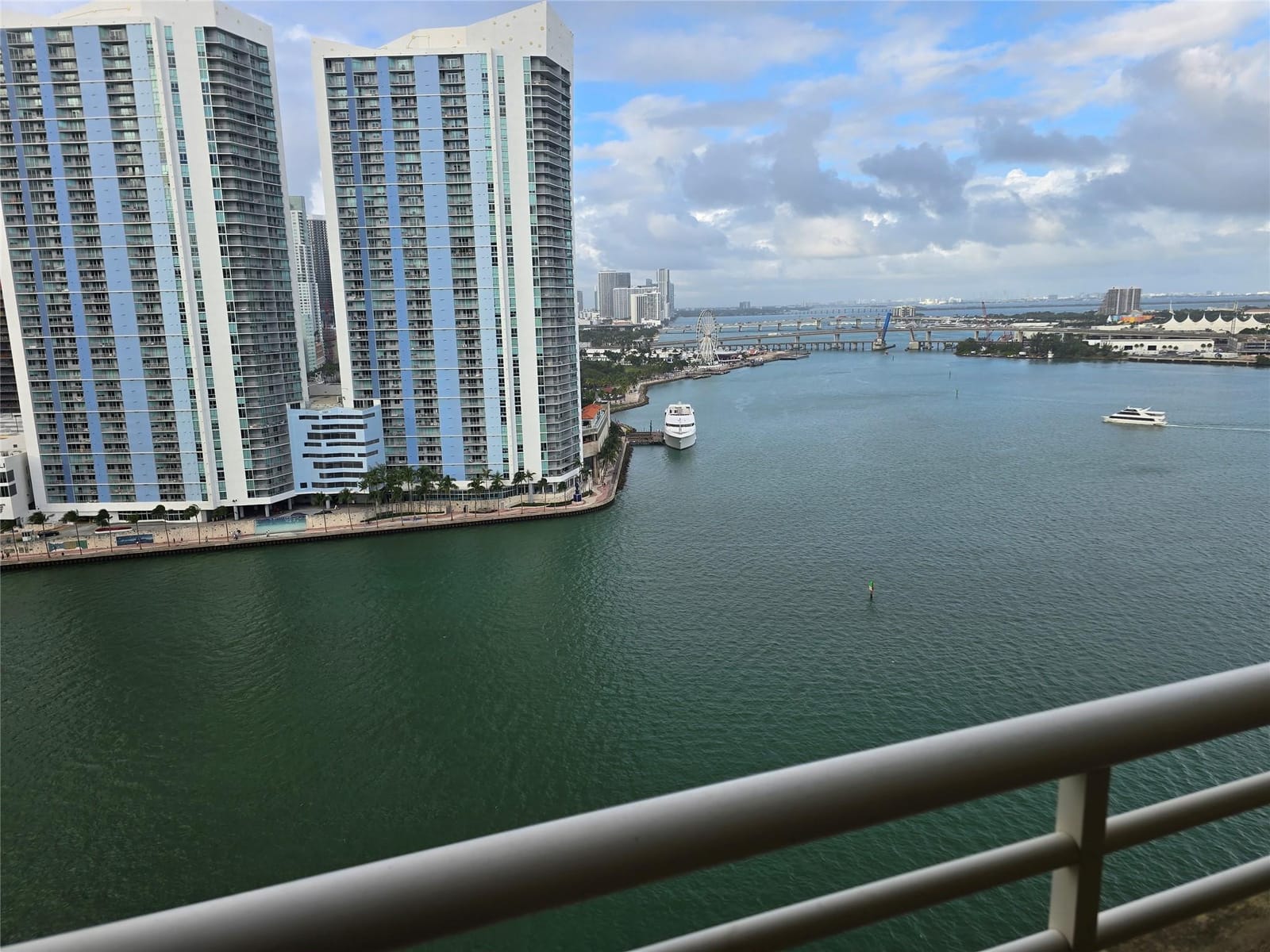 888 Brickell Key Drive 2110, Miami, FL 33131