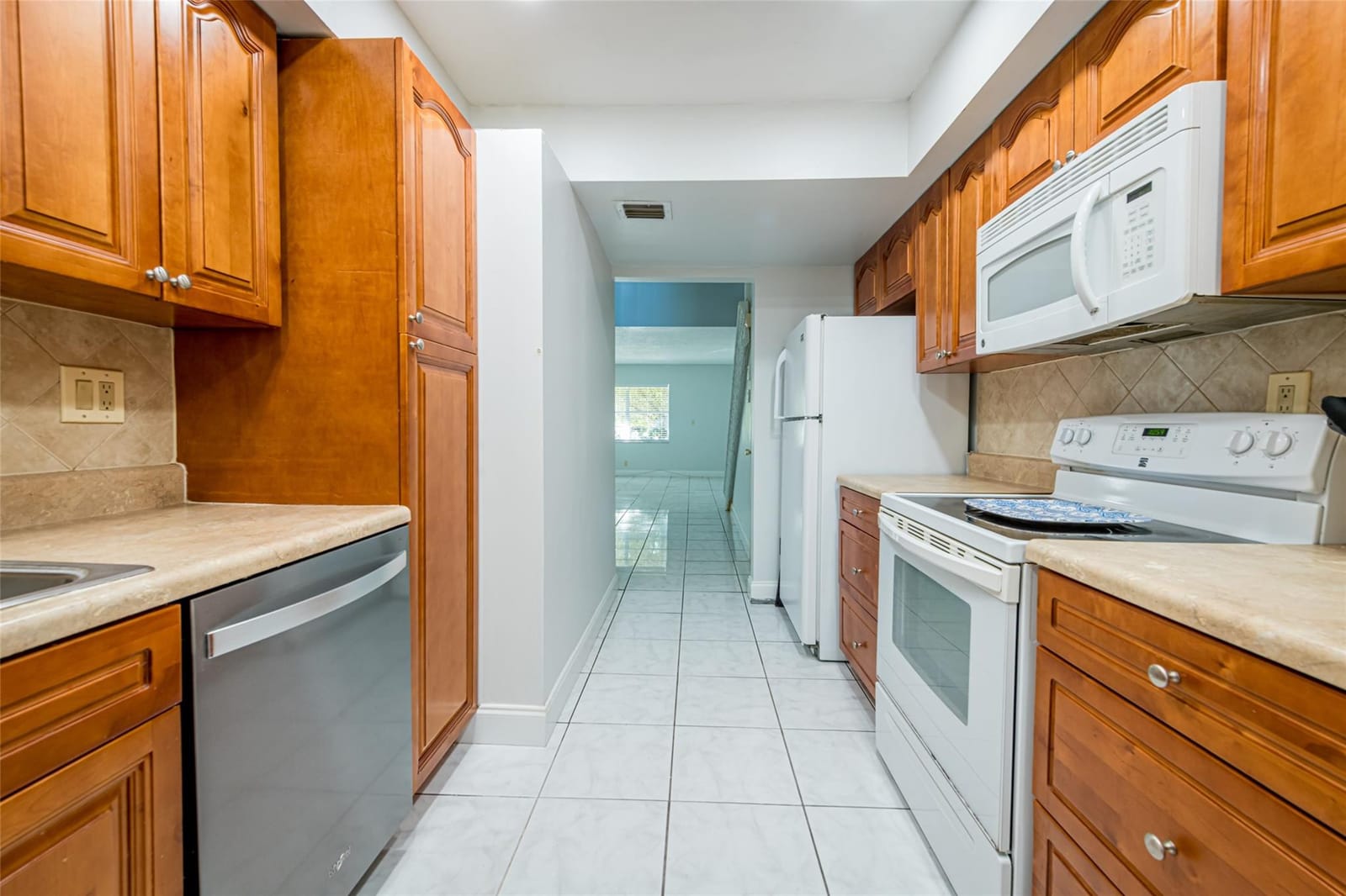 3541 NW 95th Terrace 201 — photo 3