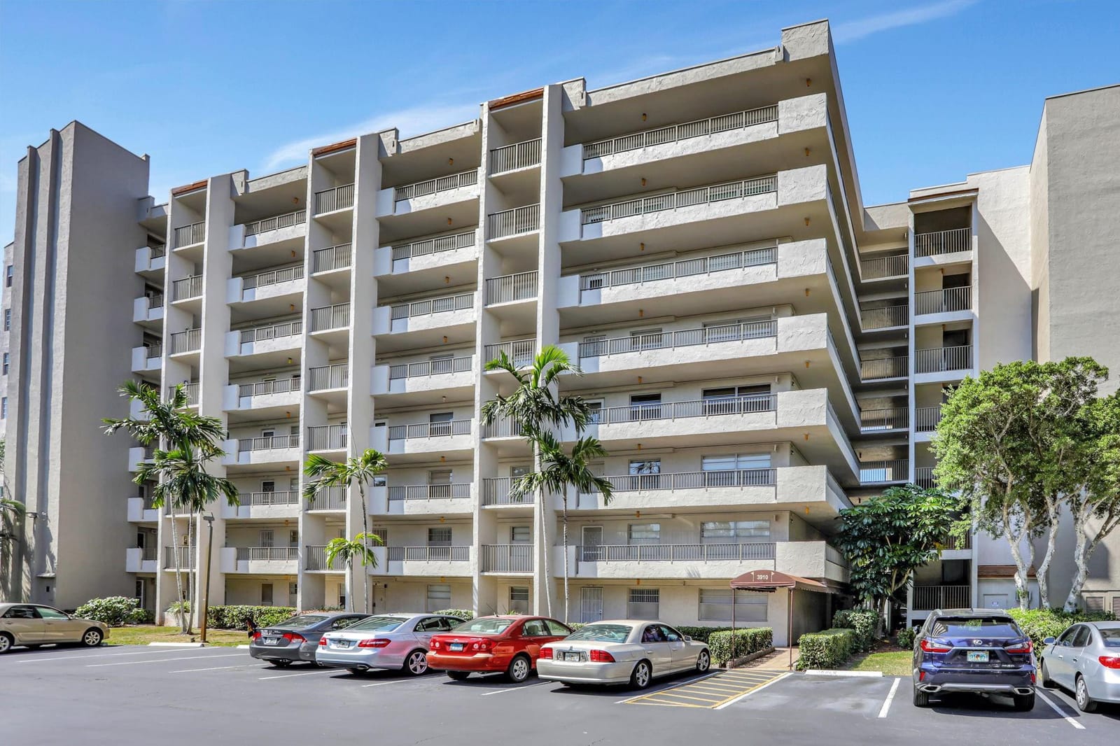 3910 Inverrary Boulevard 207B, Lauderhill, FL 33319 photo 2