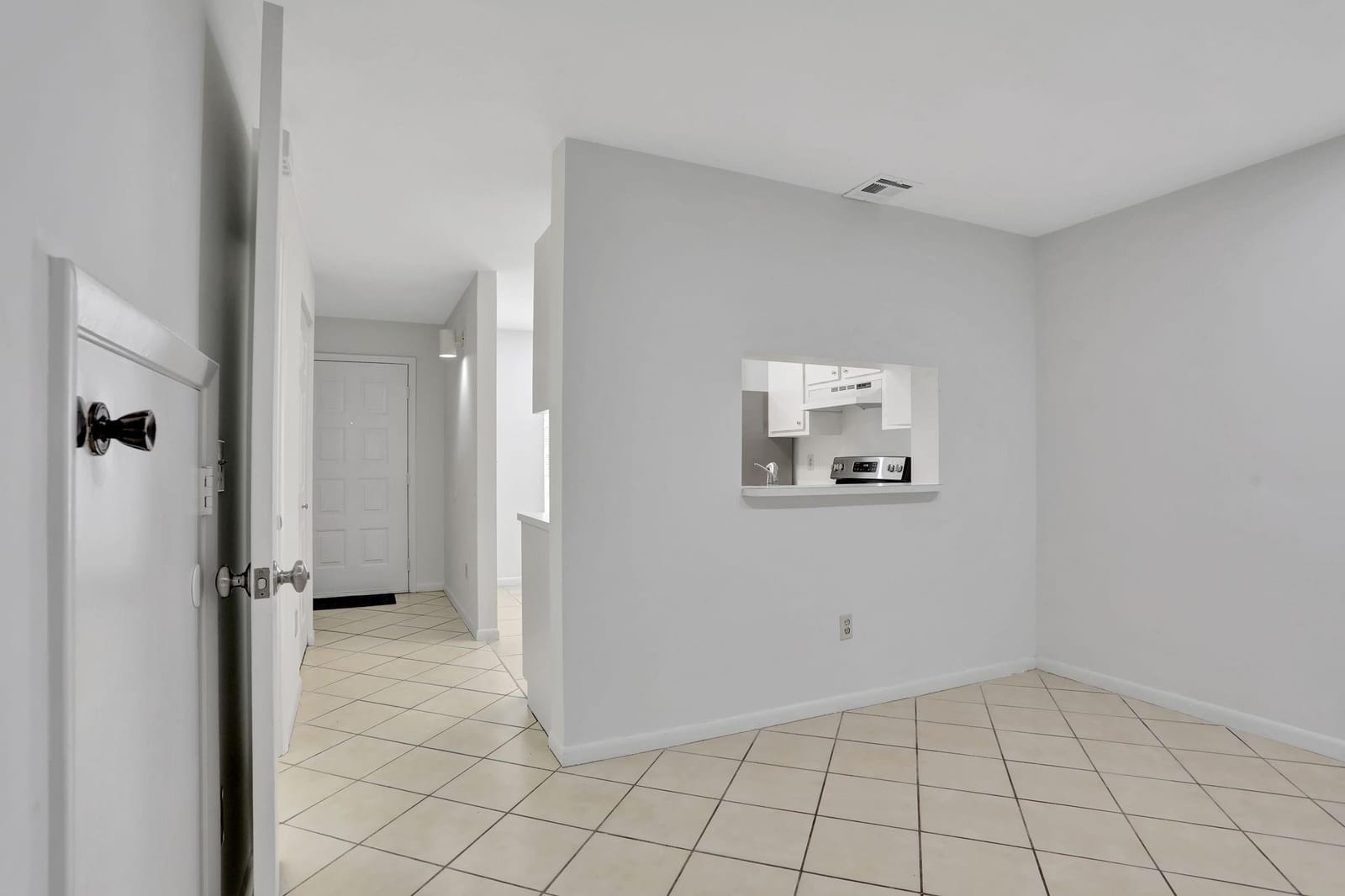 7084 Woodmont Avenue — photo 12