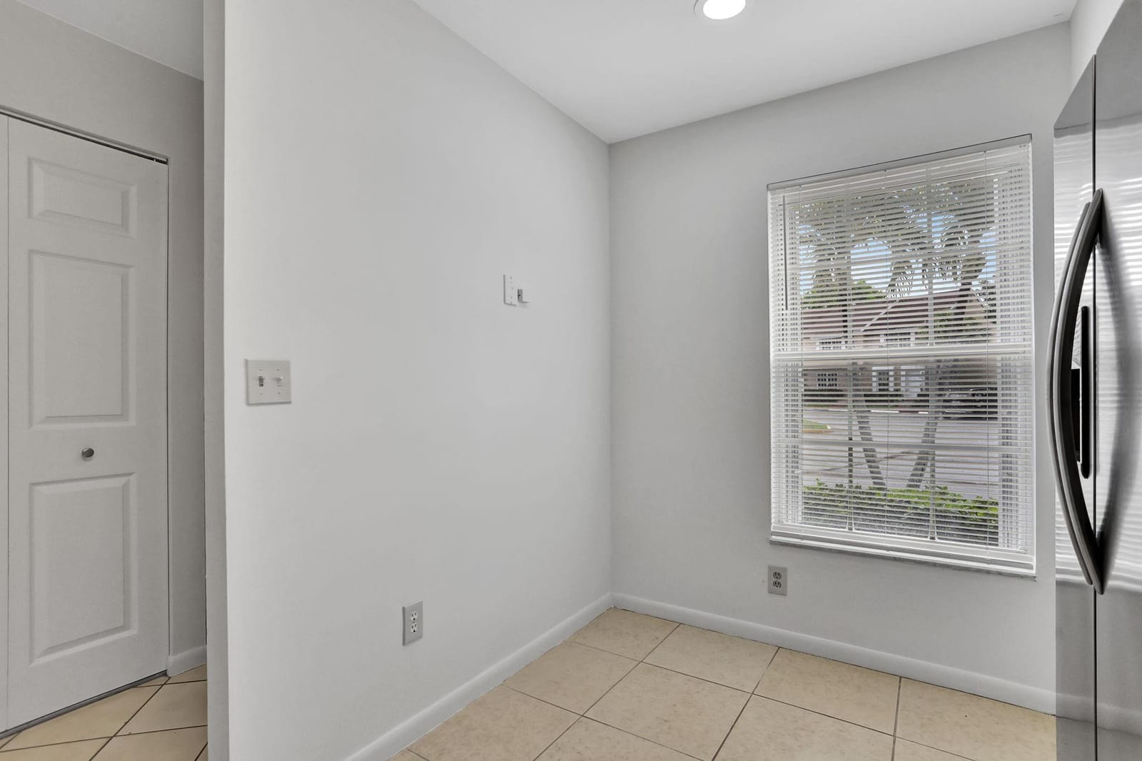 7084 Woodmont Avenue — photo 7