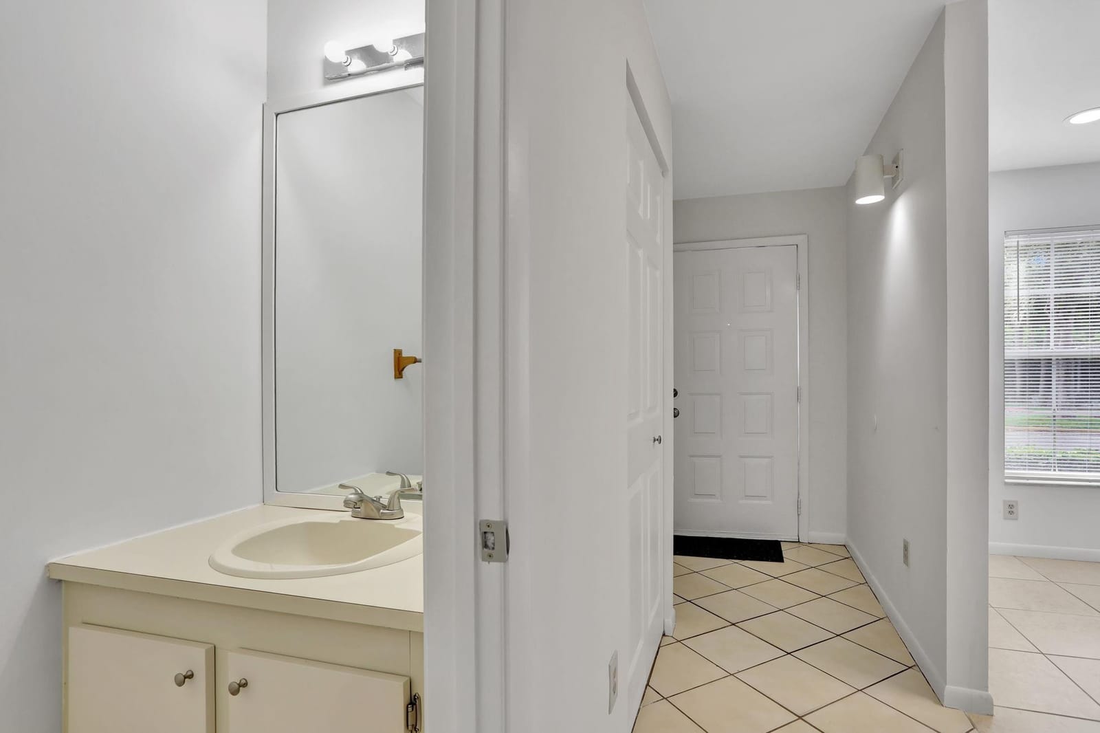 7084 Woodmont Avenue — photo 8