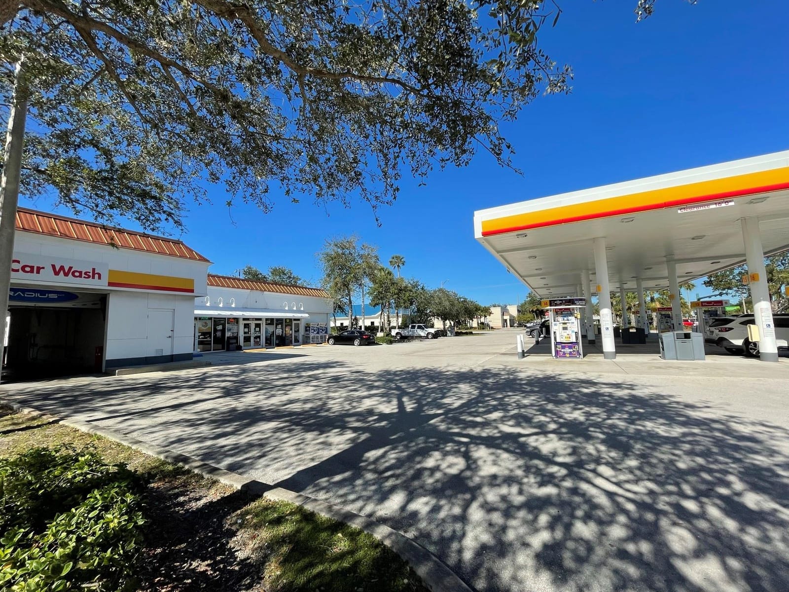 Gas Station Gas Station Us-1 Highway — photo 2