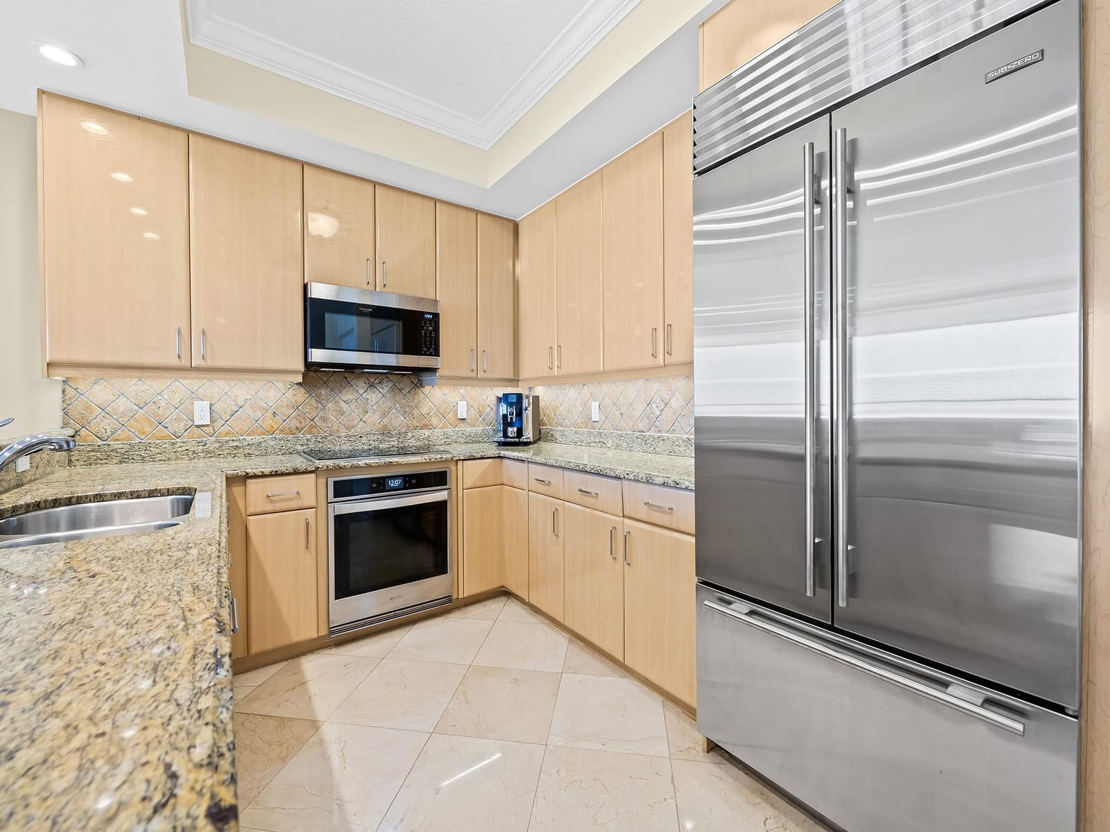 100 S Birch Road 1803 — photo 7