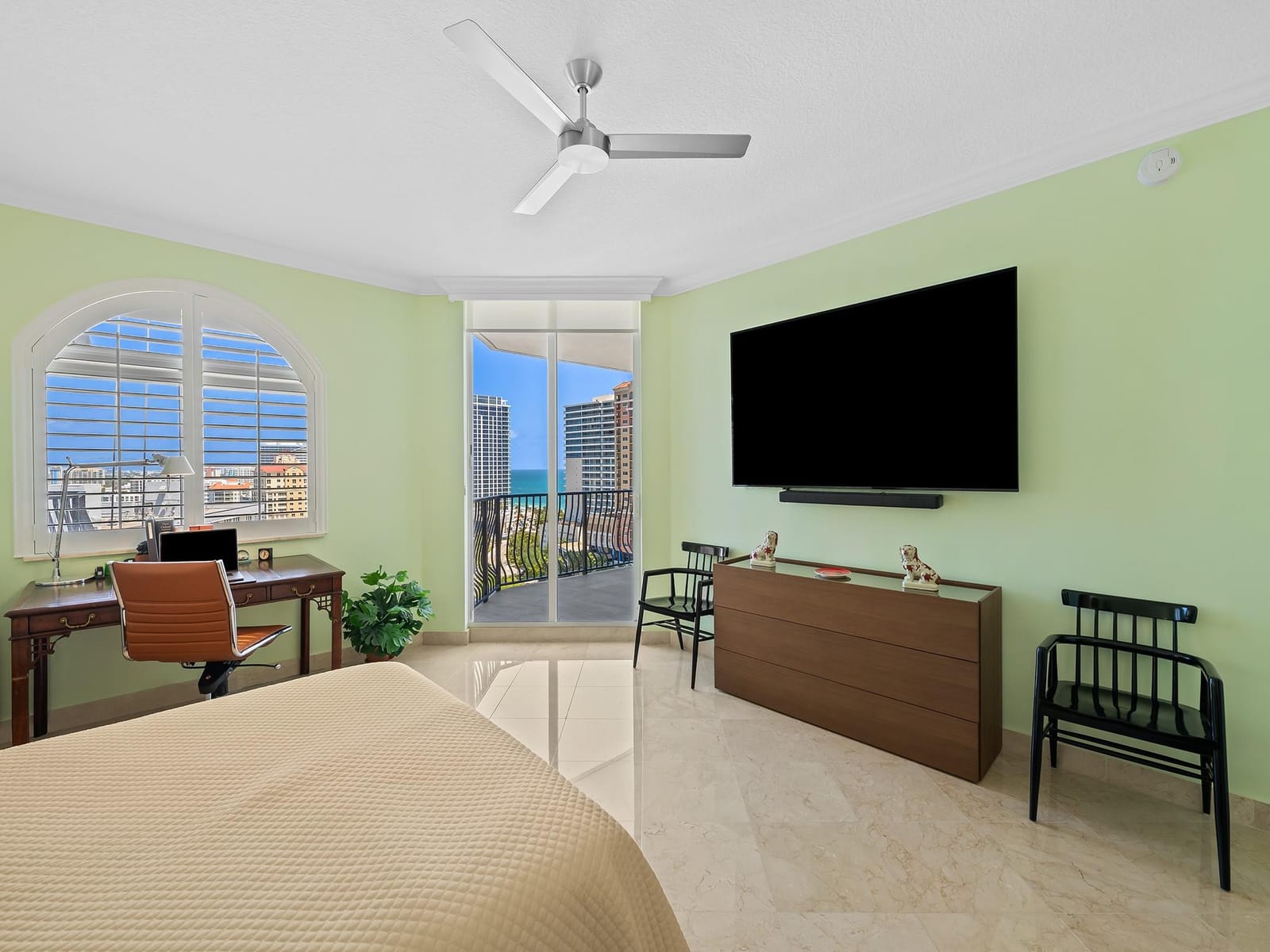 100 S Birch Road 1803 — photo 10