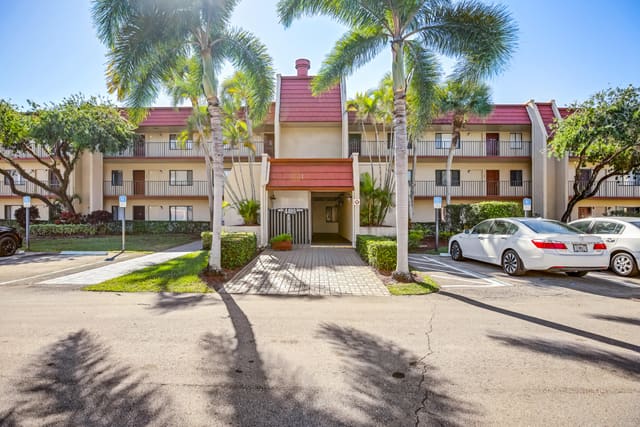 4489 Luxemburg Court Apt. 108, sold in The Fountains, Lake Worth, FL