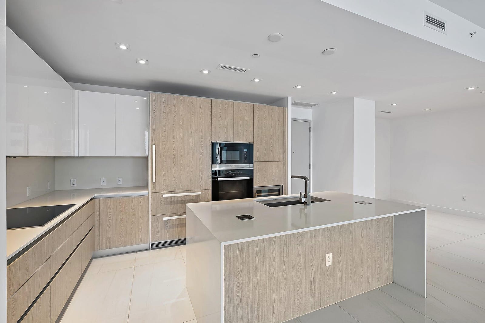 3100 Ocean Drive N H1502 — photo 3