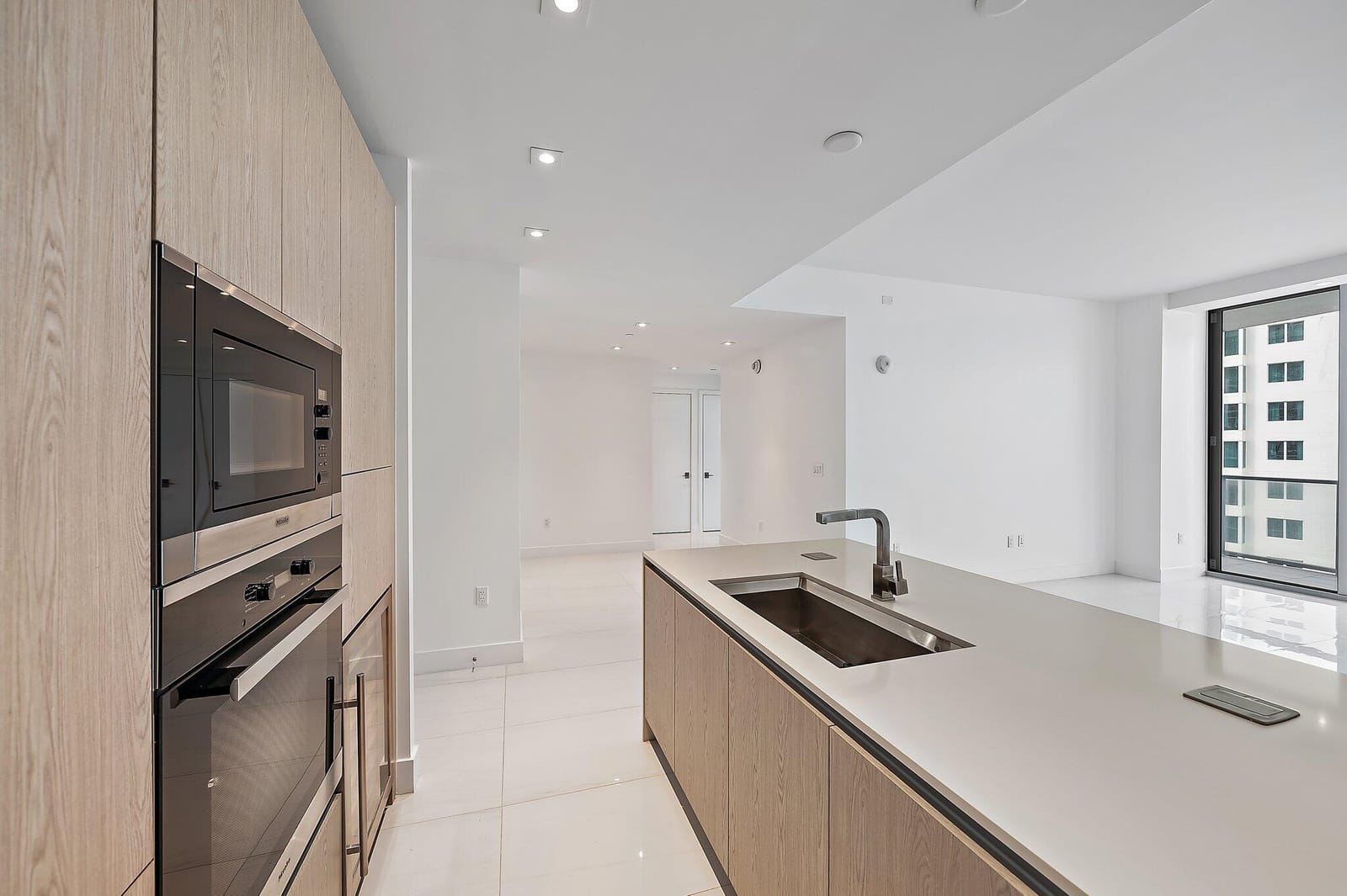 3100 Ocean Drive N H1502 — photo 4